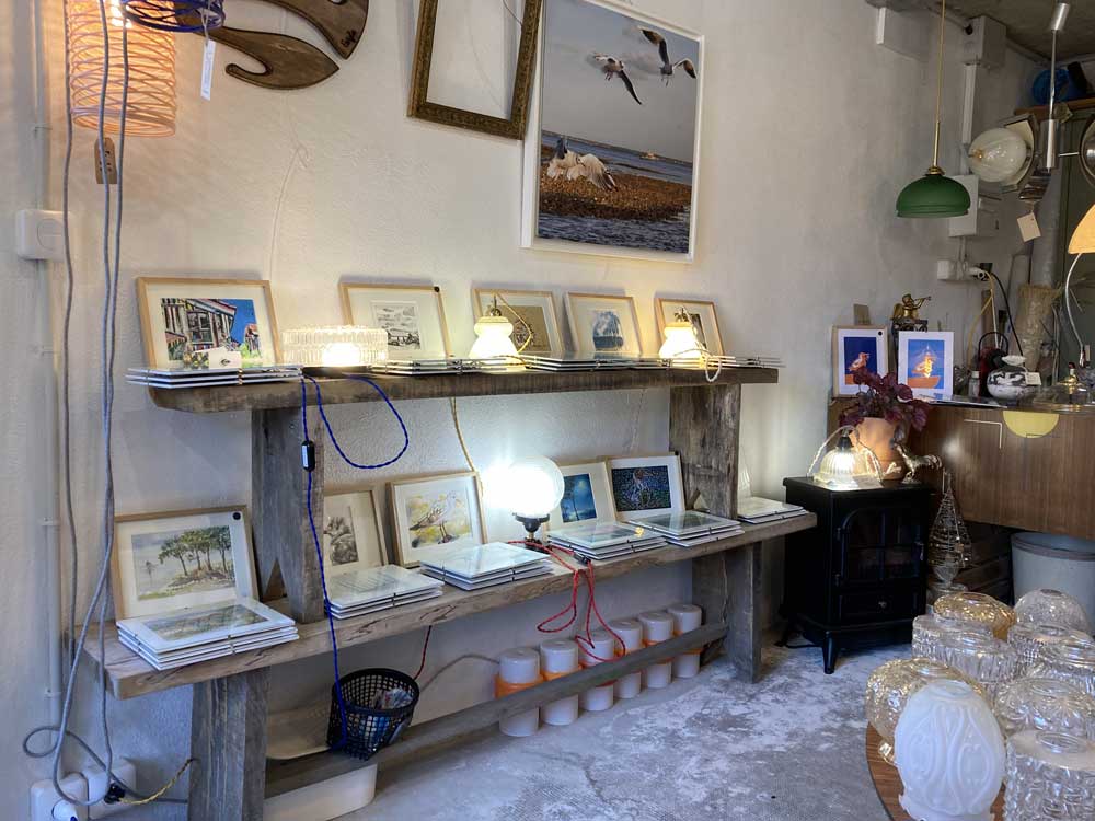 Présentation des oeuvres encadrées - Exposition Ateliers MF Petit Piquey Cap Ferret